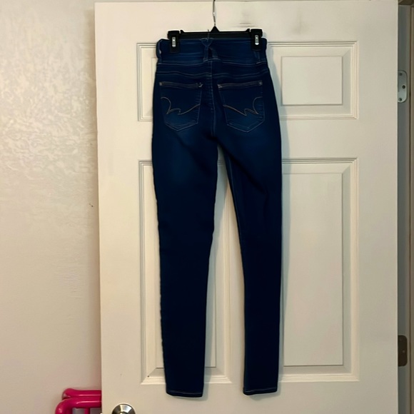 JUNIORS SASSY HIGH RISE SKINNY JEANS : SIZE 0 - Picture 2 of 2